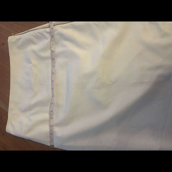 Express white pencil skirt with zipper accent - adjust the slit - Picture 8 of 9